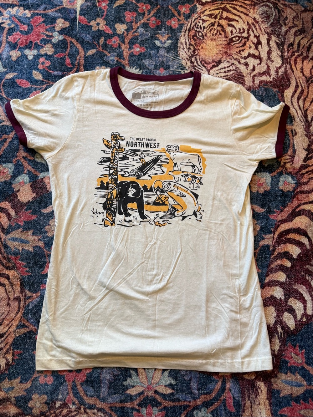 NWOT The Great PNW T-shirt Women’s Large with Animals